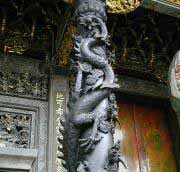 "Pillar dragons" of bronze and stone