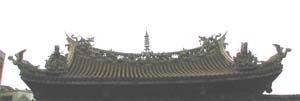 Main hall, roof ridge: dragons and phoenixes