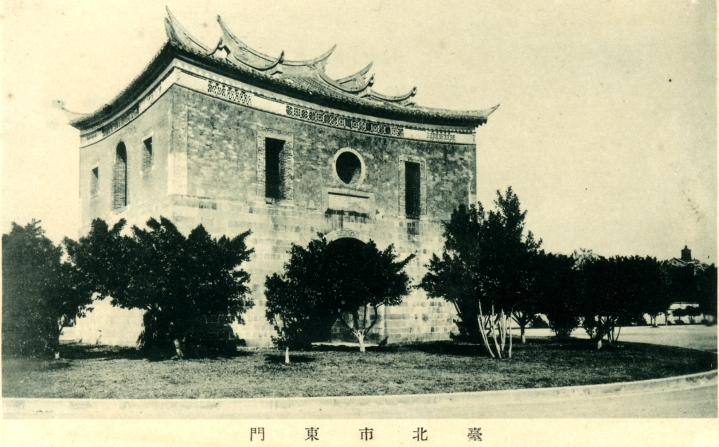 臺北城/（1904年）年底時，所有城牆與西門均遭拆卸，僅剩下