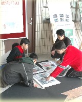 busy at the journalism exhibition