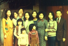 Pictures of aunt Wu and her parents and sisters